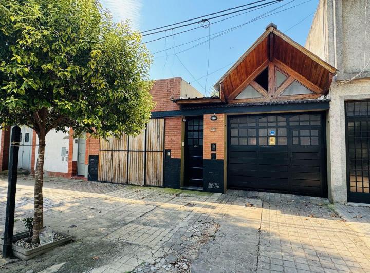 Casa · 226m² · 4 Ambientes · 1 Cochera