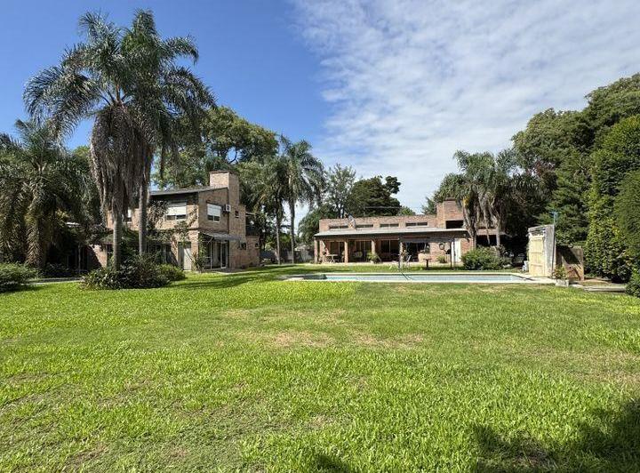 Casa · 165m² · 3 Dormitorios · 2 Cocheras