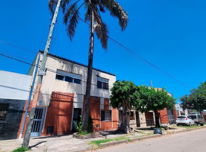 Casa · 6 Dormitorios