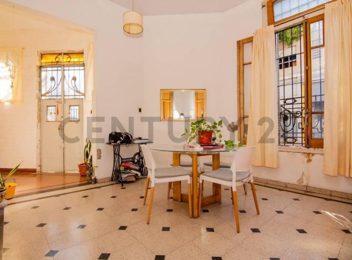 Casa · 128m² · 6 Ambientes · 1 Cochera