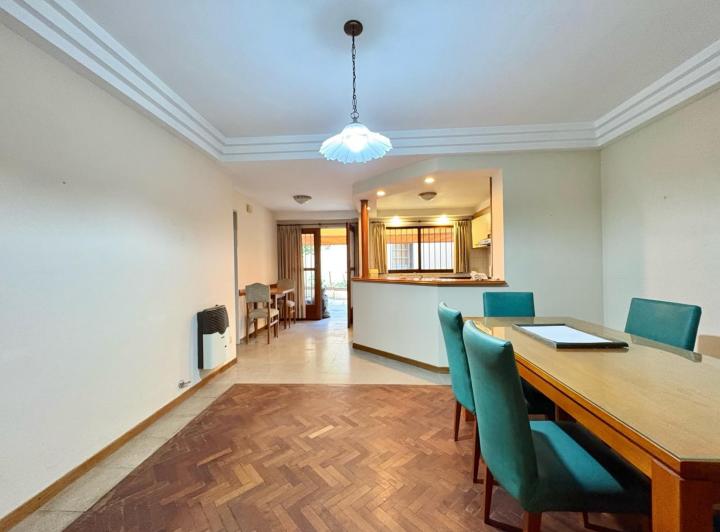 Casa · 160m² · 5 Ambientes · 1 Cochera
