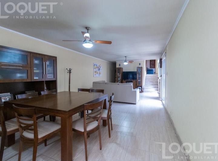 Casa · 205m² · 7 Ambientes · 1 Cochera