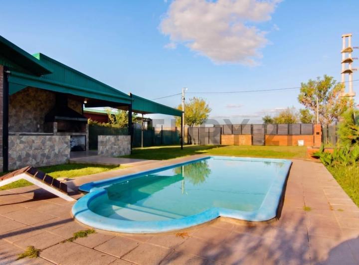 Casa · 49m² · 1 Ambiente · 1 Cochera