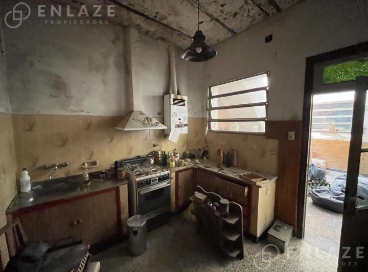 Casa · 176m² · 6 Ambientes · 1 Cochera