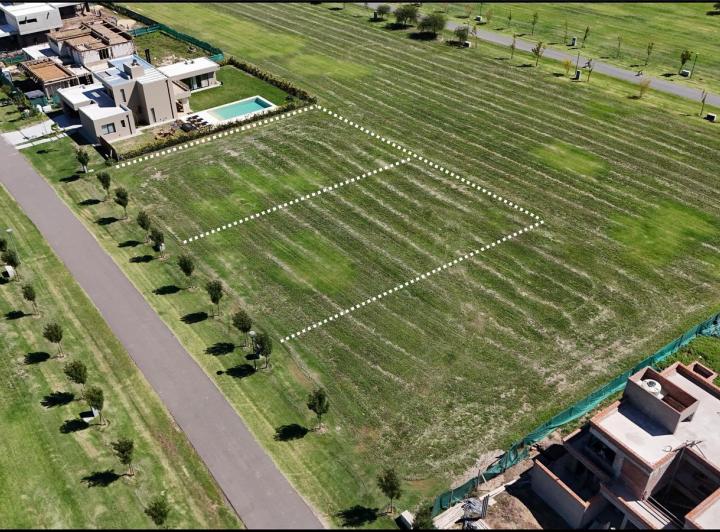 Terreno · 1025m²