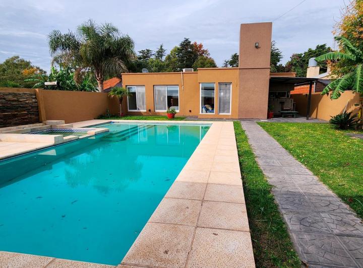 Casa · 125m² · 4 Ambientes · 2 Cocheras