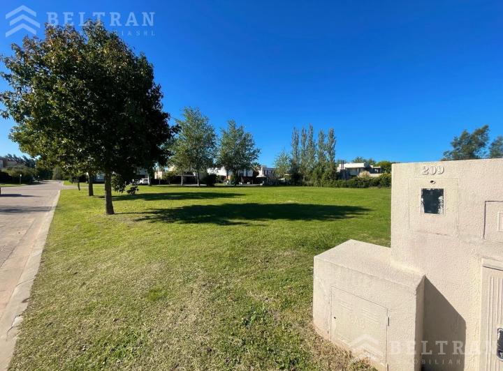 Terreno · 812m²
