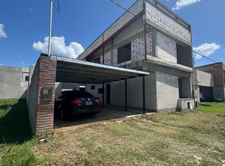Casa · 180m² · 5 Ambientes