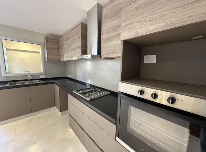 Departamento · 160m² · 5 Ambientes · 1 Cochera
