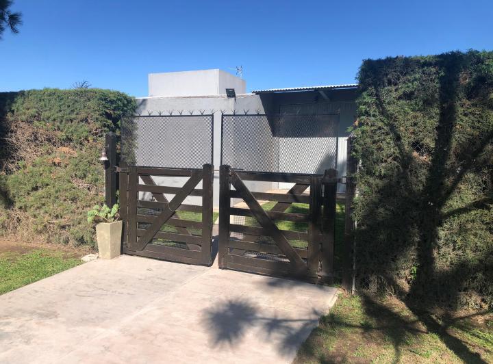 Casa · 170m² · 2 Dormitorios · 1 Cochera