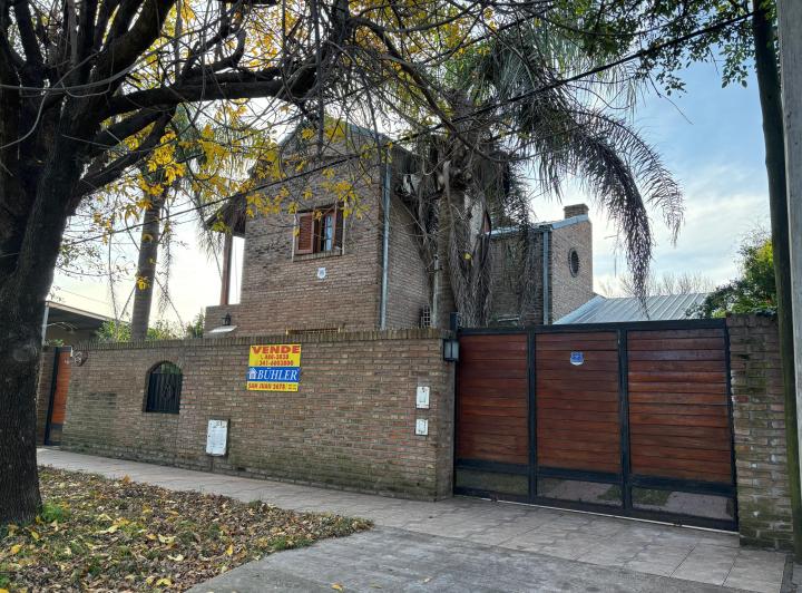 Casa · 150m² · 7 Ambientes · 1 Cochera
