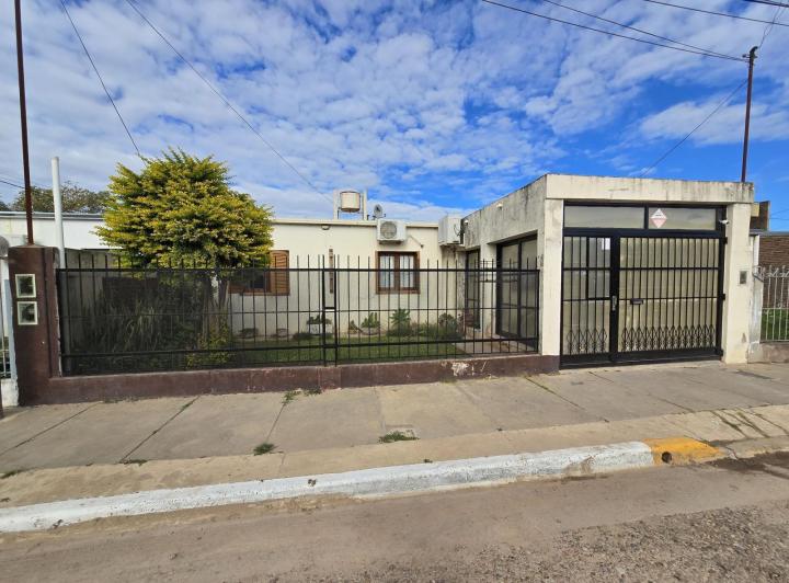Casa · 145m² · 3 Dormitorios · 1 Cochera