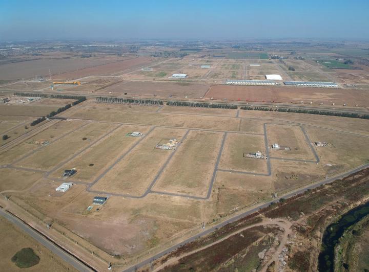 Terreno · 830m²