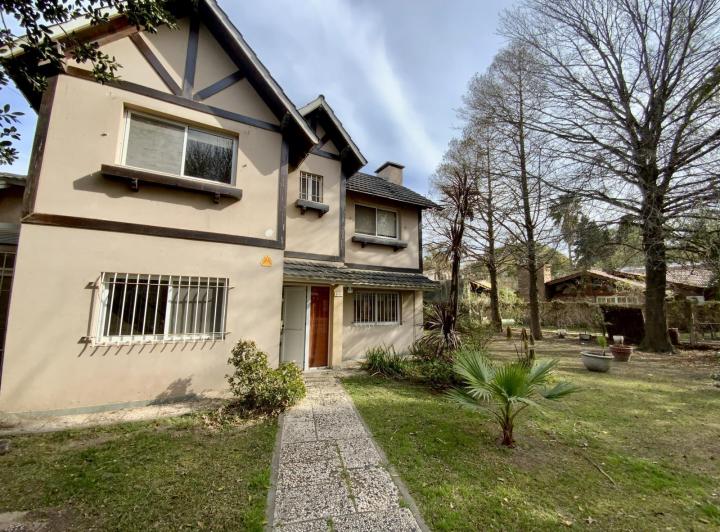 Local comercial · 180m² · 12 Ambientes · 1 Cochera