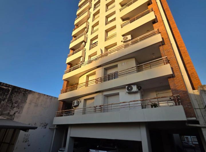 Departamento · 70m² · 5 Ambientes · 1 Cochera