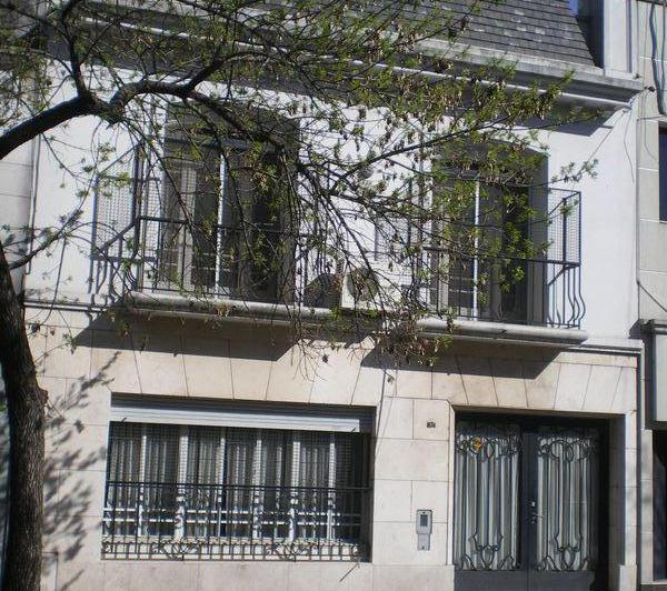 Casa · 270m² · 16 Ambientes · 1 Cochera