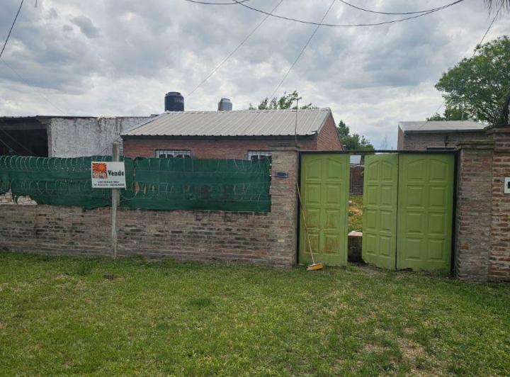 Casa · 80m² · 5 Ambientes · 1 Cochera