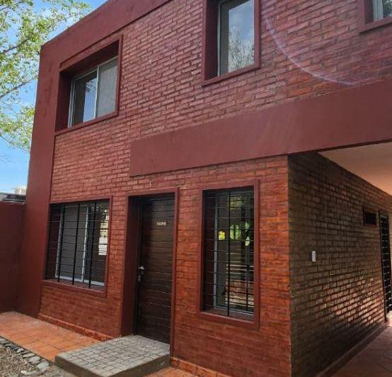 Casa · 112m² · 5 Ambientes · 2 Cocheras