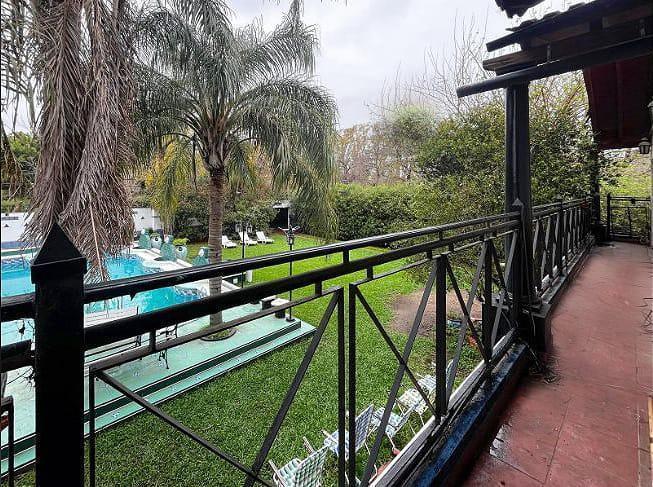 Casa · 849m² · 9 Ambientes · 1 Cochera