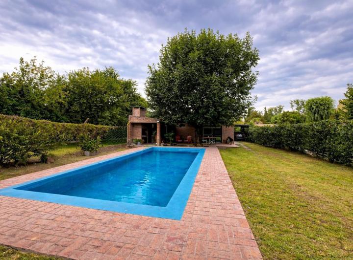 Casa · 232m² · 3 Ambientes · 1 Cochera