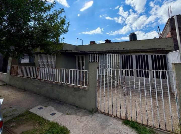 Casa · 120m² · 4 Ambientes · 2 Cocheras