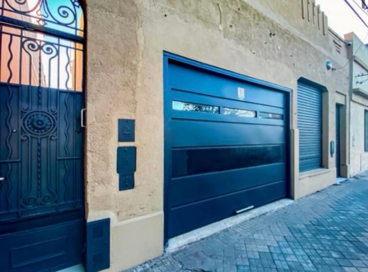 Casa · 210m² · 10 Ambientes · 1 Cochera