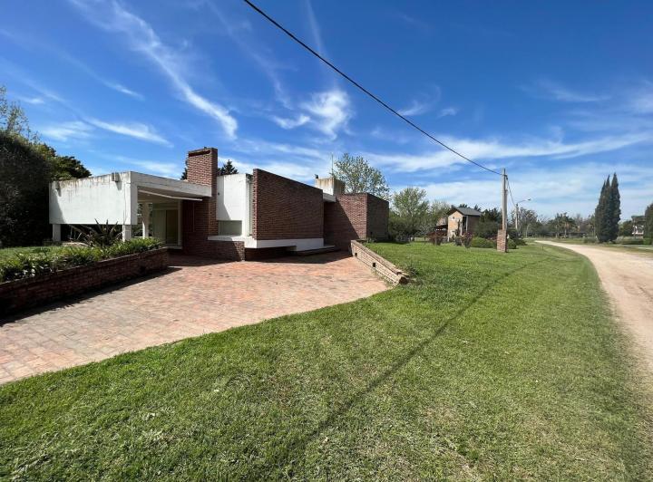 Casa · 896m² · 5 Ambientes