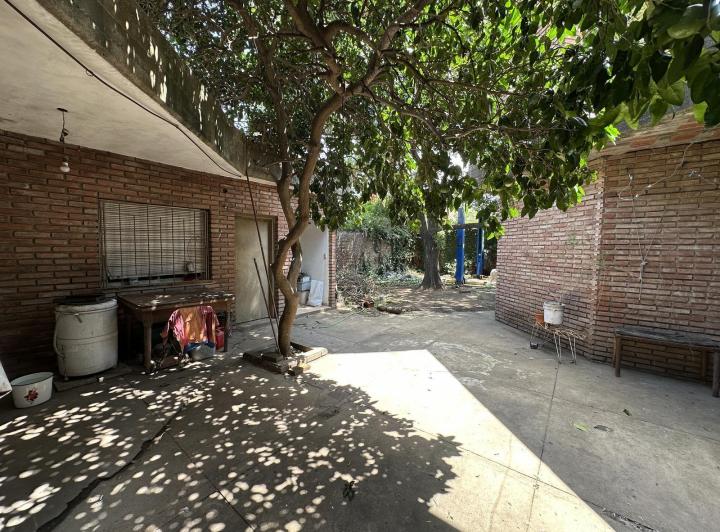 Casa · 301m² · 14 Ambientes · 2 Cocheras