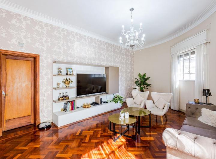 Departamento · 221m² · 7 Ambientes · 1 Cochera