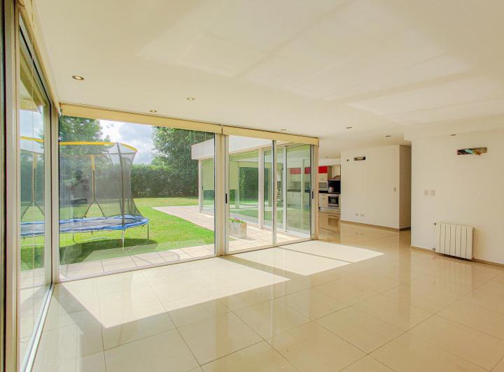 Casa · 180m² · 4 Ambientes · 3 Cocheras