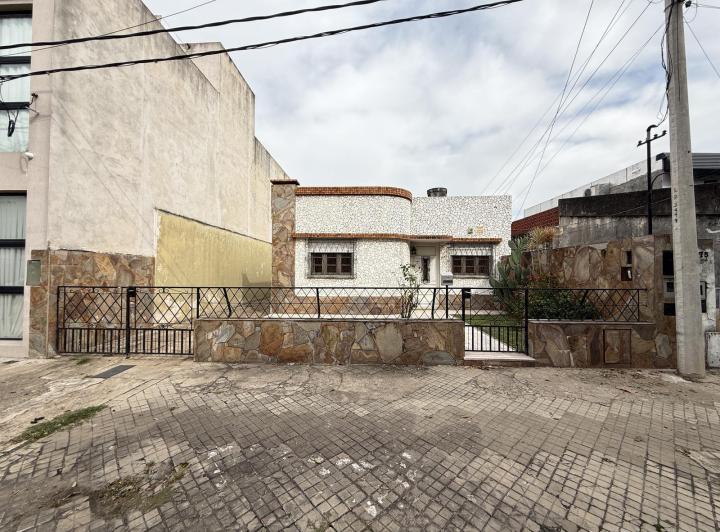 Casa · 175m² · 4 Ambientes · 4 Cocheras