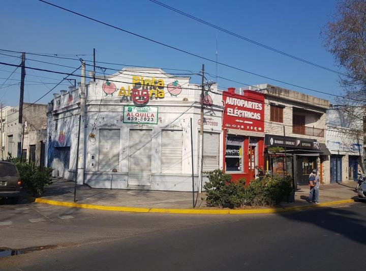 Local comercial · 220m² · 1 Cochera