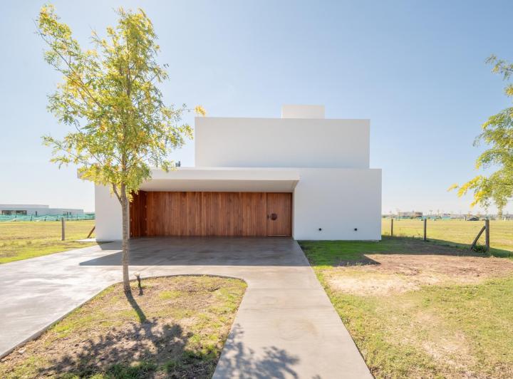 Casa · 290m² · 5 Ambientes · 2 Cocheras