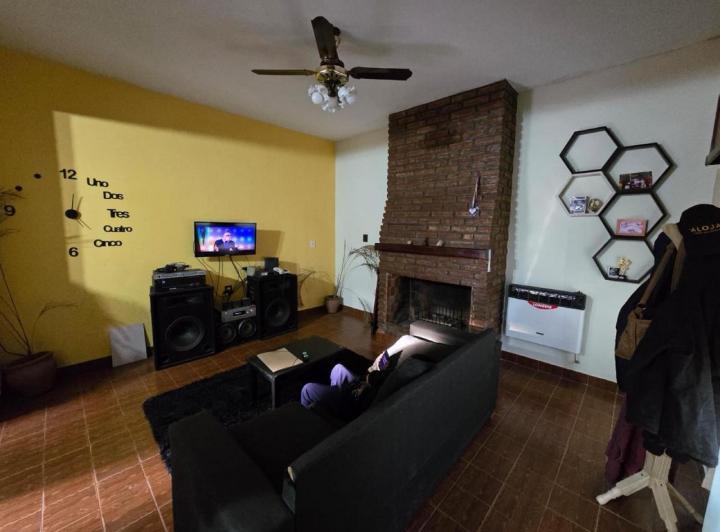 Casa · 115m² · 5 Ambientes · 1 Cochera