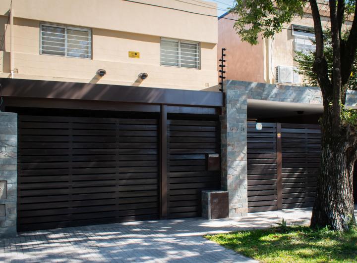 Casa · 262m² · 7 Ambientes · 2 Cocheras