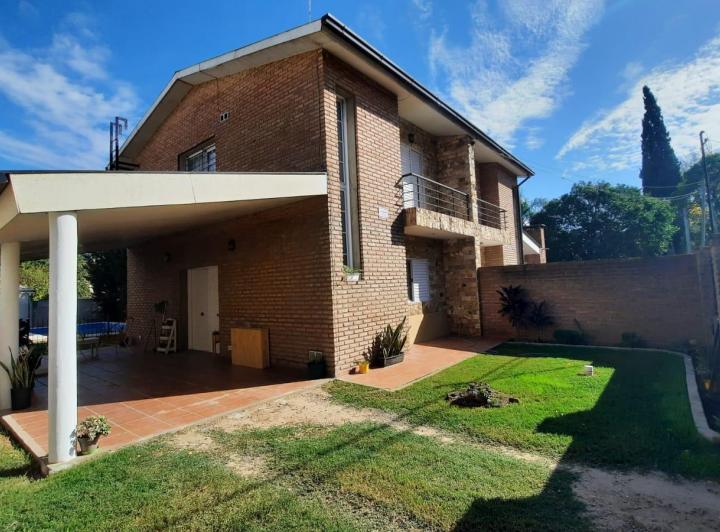 Casa · 122m² · 3 Ambientes · 1 Cochera