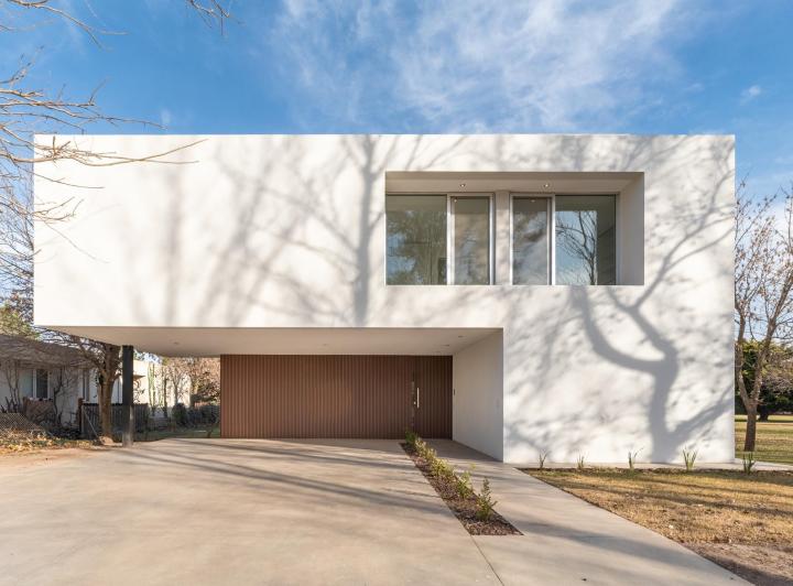 Casa · 196m² · 5 Ambientes · 2 Cocheras