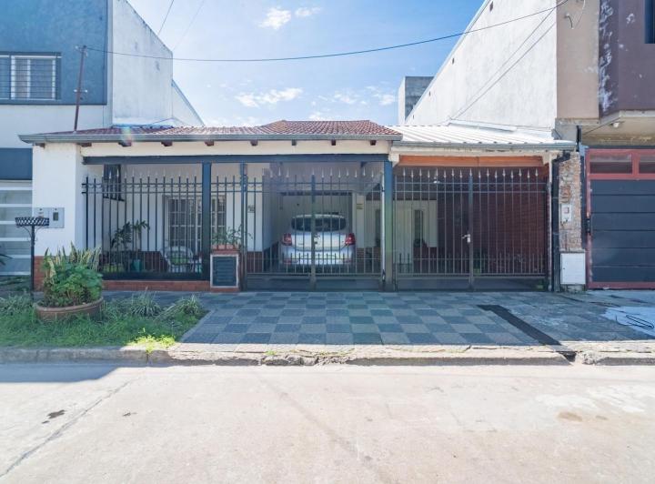 Casa · 178m² · 5 Ambientes · 2 Cocheras