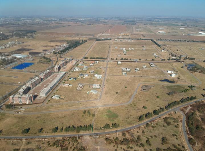 Terreno · 830m²