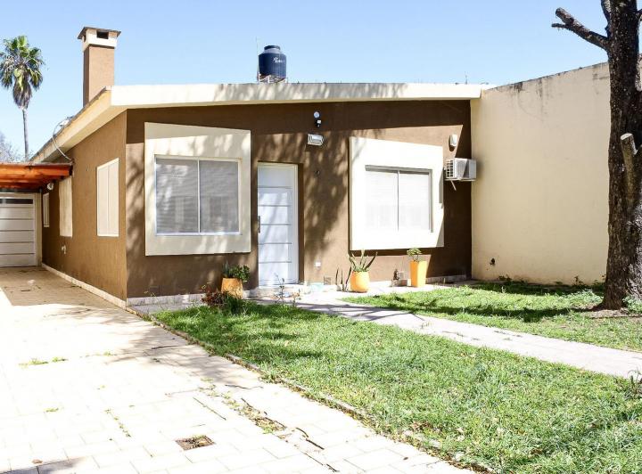 Casa · 195m² · 7 Ambientes · 4 Cocheras