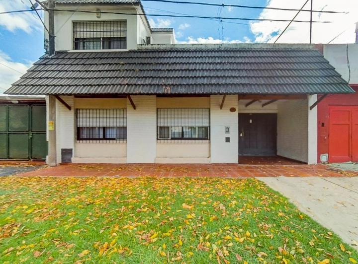 Casa · 135m² · 6 Ambientes · 1 Cochera