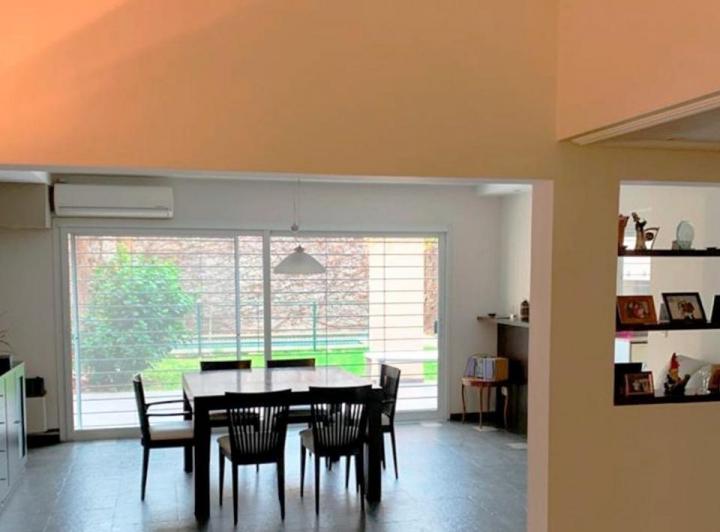 Casa · 208m² · 5 Ambientes · 1 Cochera
