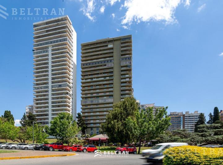 Departamento · 200m² · 7 Ambientes · 1 Cochera