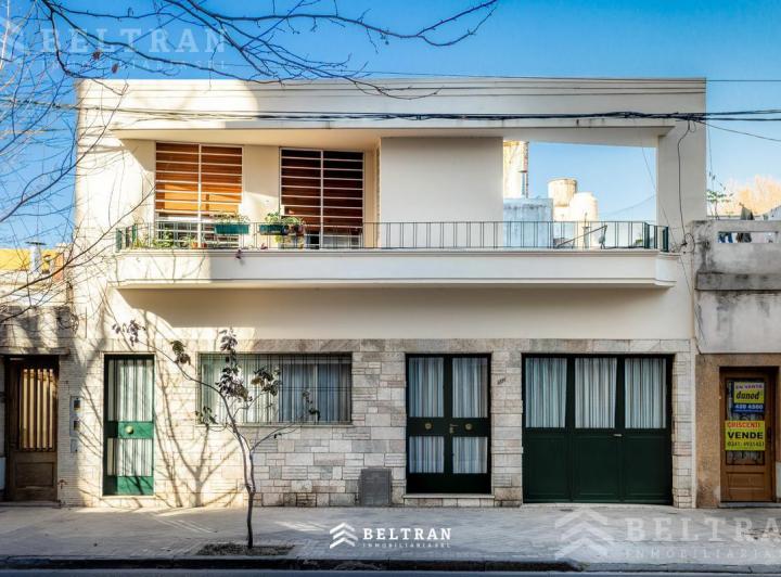 Casa · 160m² · 10 Ambientes · 1 Cochera