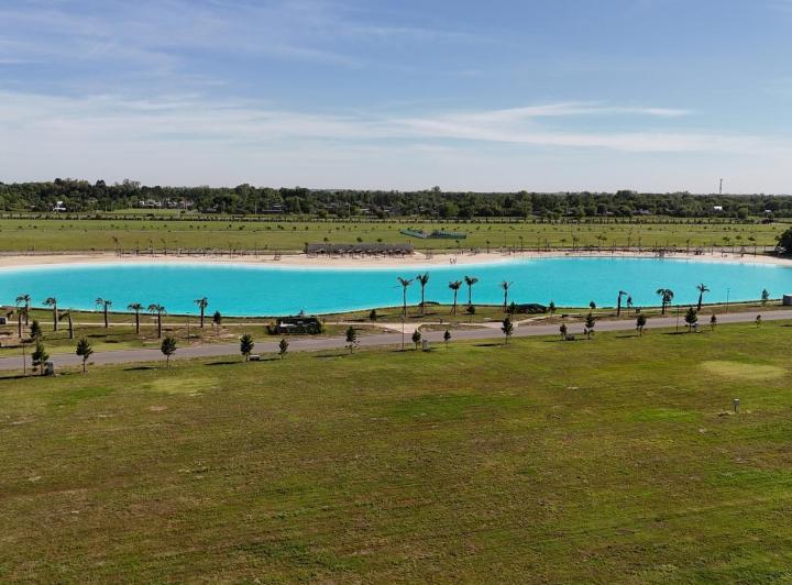 Terreno · 851m²