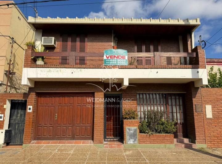 Casa · 176m² · 7 Ambientes · 1 Cochera
