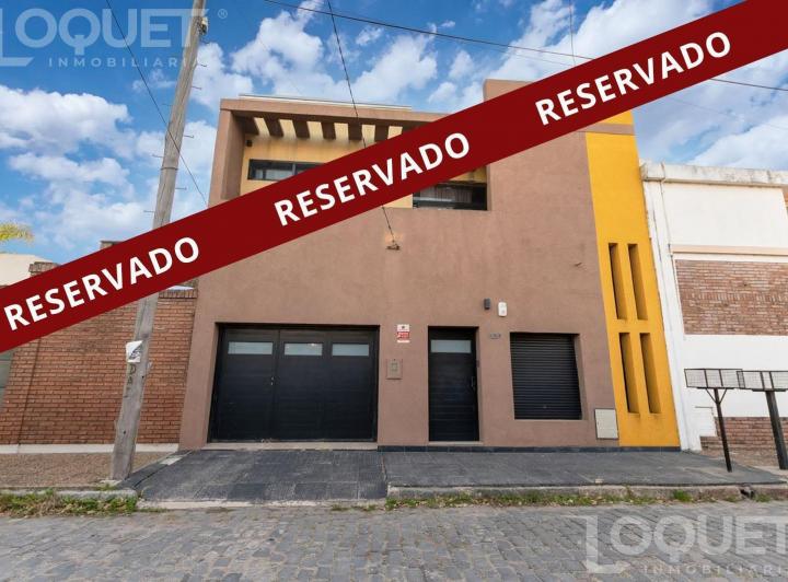 Casa · 211m² · 6 Ambientes · 1 Cochera