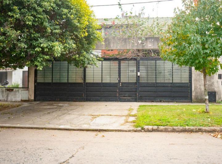 Casa · 150m² · 6 Ambientes · 1 Cochera