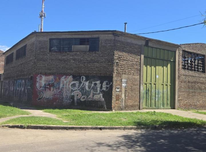 Bodega-Galpón · 520m² · 3 Ambientes · 10 Cocheras