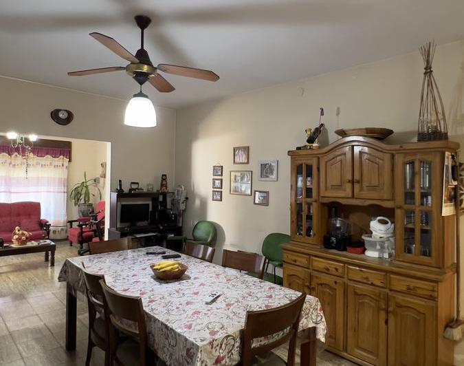 Casa · 150m² · 4 Ambientes · 2 Cocheras